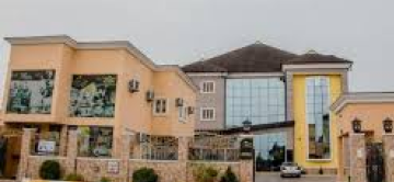 De-Castle Luxury Home